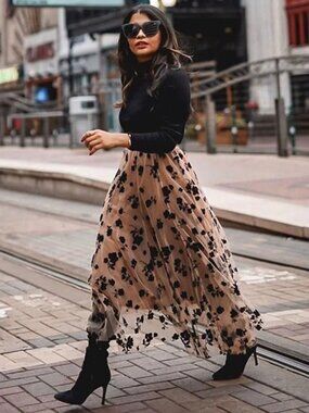 NWOT Chicwish 3D Posy Midi Skirt